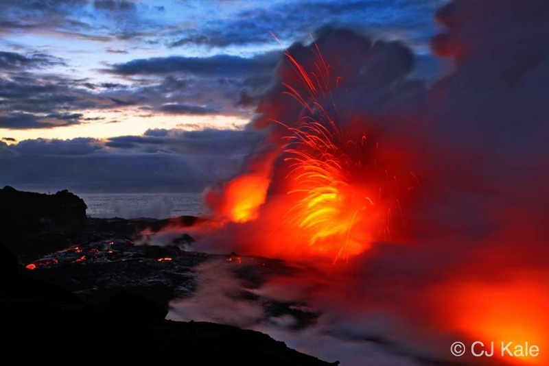 Illustration for article titled Extremely dangerous lava surf photography is completely worth the risk